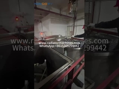 稼動し,真空浸透設備の真空密封をチェック